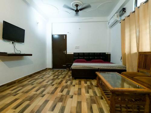 Hotel Ananta Residency