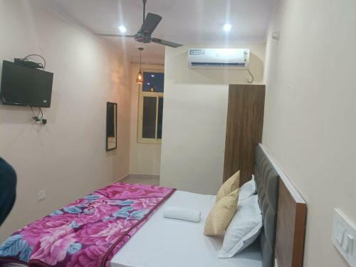 Hotel Mango Tree Residency