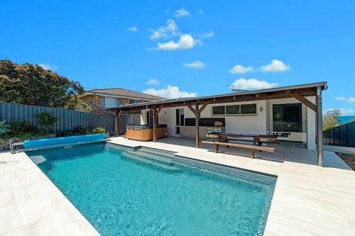 Honeysuckle Beachfront Home With Pool