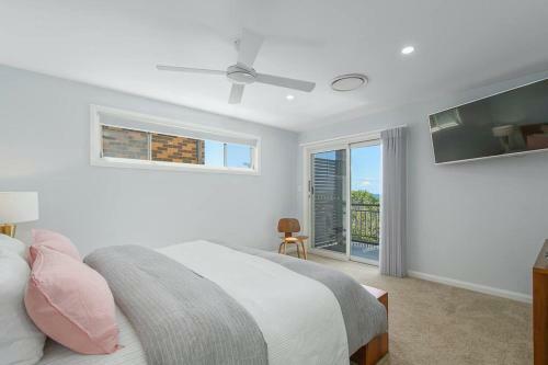 Honeysuckle Beachfront Home With Pool