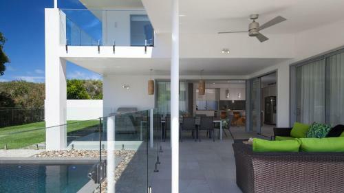 Belle Mare Holiday House