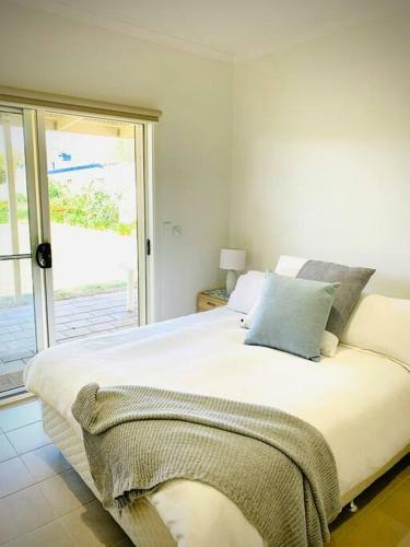 Sunset Ocean Views Esplanade 5 Br Sleeps 10