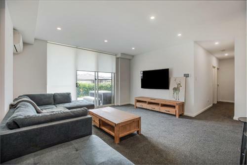 Modern 2br Apartment For Travelling Professionals