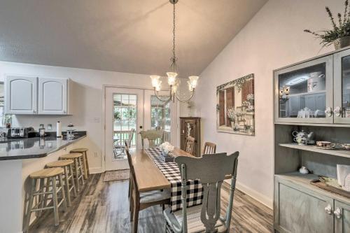Serene Old Town Getaway Near Suwannee River!