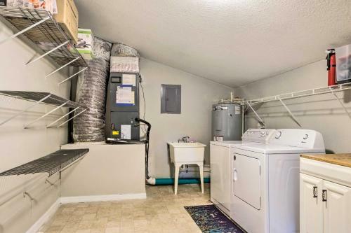 Cozy Ocala Home With Porch Less Than 1 Mi To Downtown!