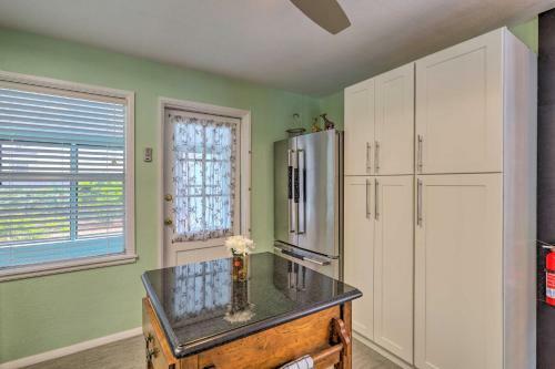 Rockledge Beach House With Screened-in Porch!