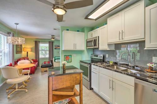 Rockledge Beach House With Screened-in Porch!