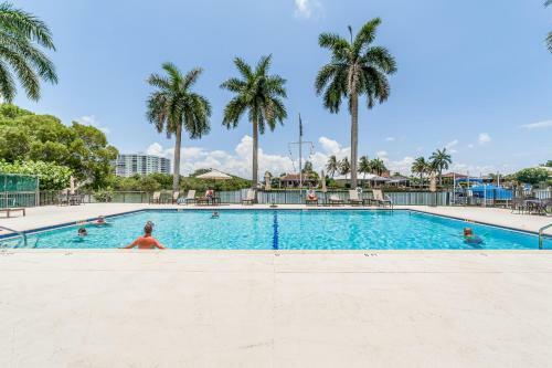 A Slice Of Naples Life