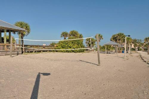 Rotonda West Home With Private Yard Near Beach