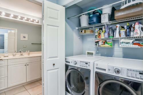 Bayfront Beauty - Downtown Naples Condo
