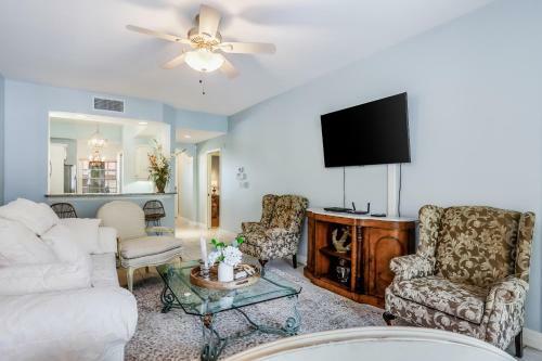 Bayfront Beauty - Downtown Naples Condo