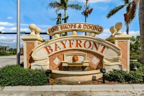 Bayfront Beauty - Downtown Naples Condo