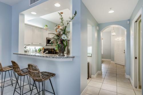Bayfront Beauty - Downtown Naples Condo