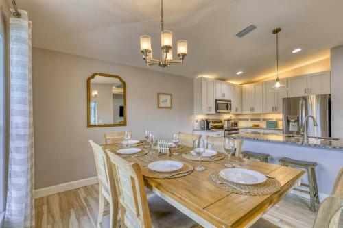Cheerful 3bdrm Home, With Heated Pool