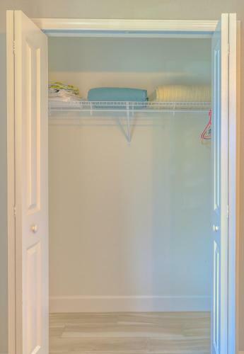 Cheerful 3bdrm Home, With Heated Pool