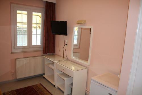 Hotel Avra