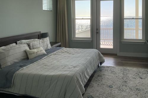 Beach House On The Bay
