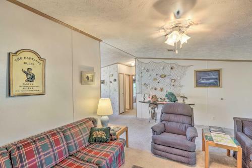 Bright Steinhatchee Home Proximity To Ocean!