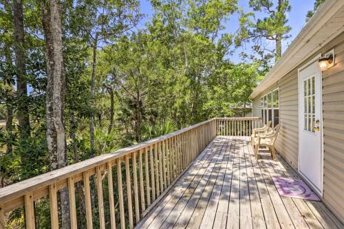 Bright Steinhatchee Home Proximity To Ocean!