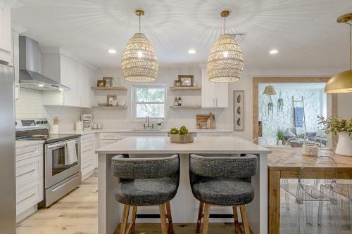 Renovated Seminole Salt Water Pool Home
