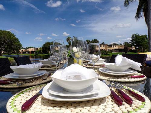 Unique Spacious Quiet Lakefront Villa W Pool 3 Months Stay Min