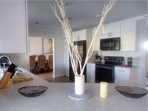 Unique Spacious Quiet Lakefront Villa W Pool 3 Months Stay Min