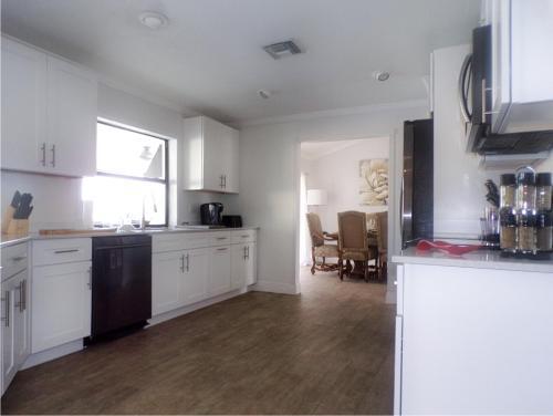 Unique Spacious Quiet Lakefront Villa W Pool 3 Months Stay Min