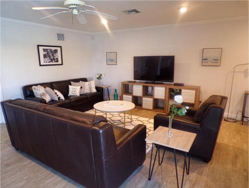 Unique Spacious Quiet Lakefront Villa W Pool 3 Months Stay Min