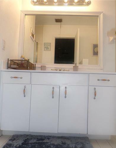 Unique Spacious Quiet Lakefront Villa W Pool 3 Months Stay Min