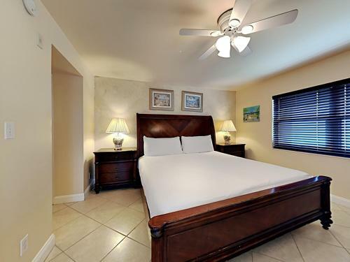 Apartamento Regency Towers #508 West