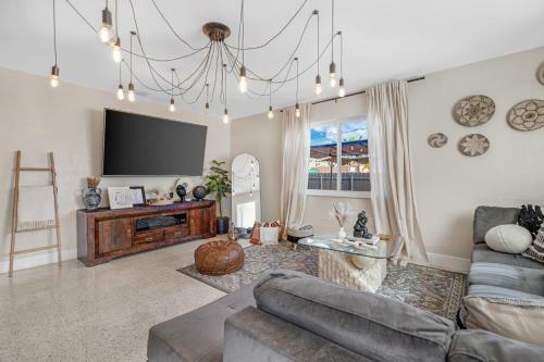Miami Hideaway With Arcade, Pool By Airport