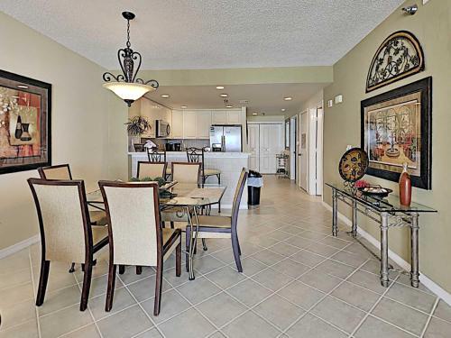 Apartamento Emerald Isle #306