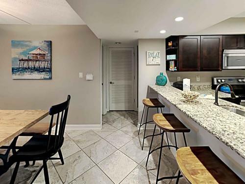 Apartamento Regency Towers #205 West