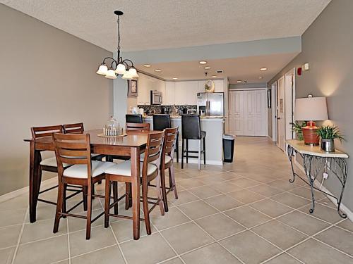 Apartamento Emerald Isle #1606