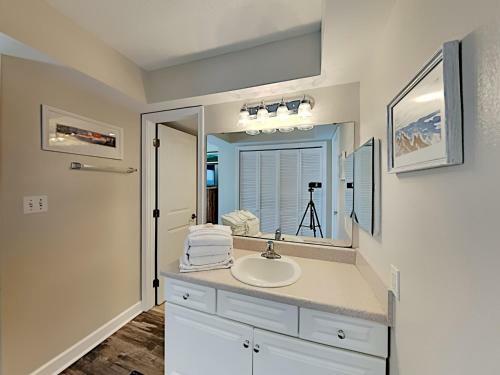 Apartamento Regency Towers #704 West