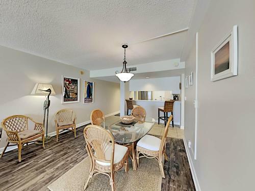 Apartamento Regency Towers #704 West