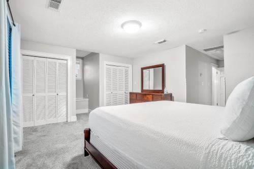 Downtown Seville Bayview Home