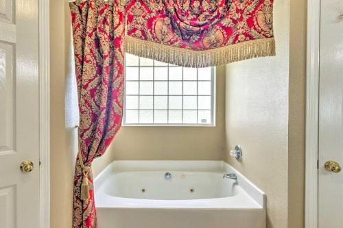 Waterfront Pensacola Home With Florida Room!