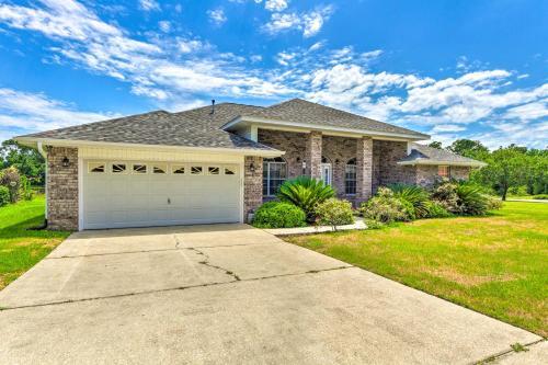 Waterfront Pensacola Home With Florida Room!