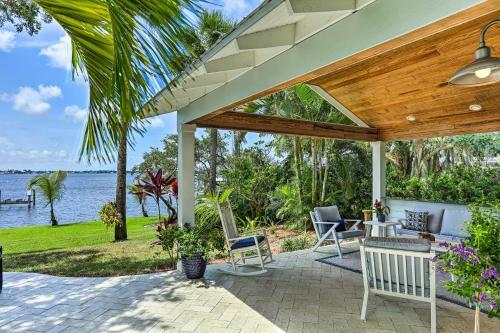 Waterfront Stuart Oasis With Hot Tub And Dock!