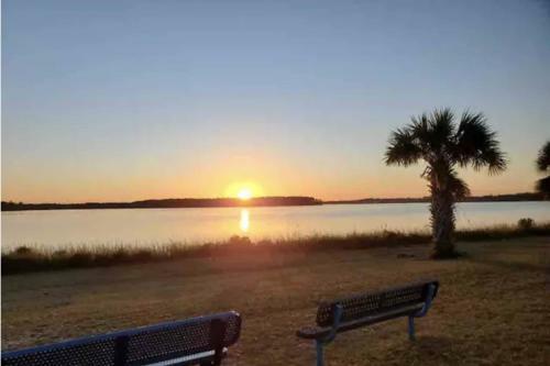Peaceful, Waterfront Oasis In Pensacola!