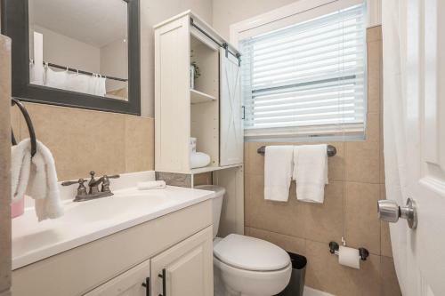 New Listing Beautiful Pinellas Park Pool Home
