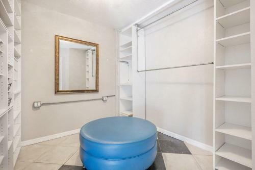 New Listing Beautiful Pinellas Park Pool Home