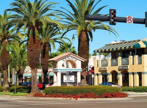 Cute Home 10 Mins To Multiple Beaches & Game Room