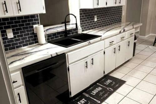 Cute Home 10 Mins To Multiple Beaches & Game Room