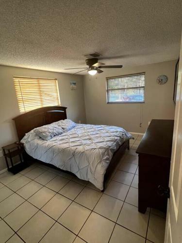 Cute Home 10 Mins To Multiple Beaches & Game Room