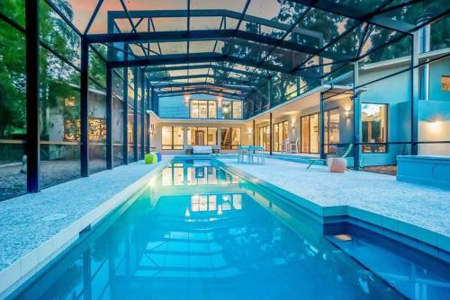 Luxury Modern Villa In Heart Of Sarasota