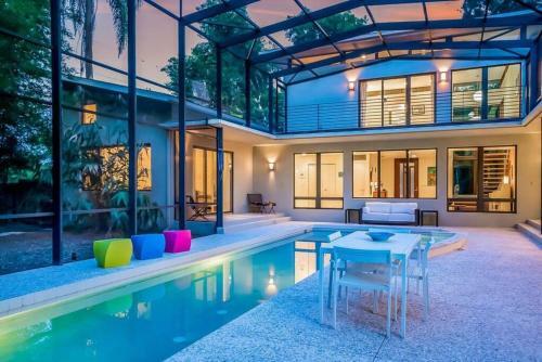 Luxury Modern Villa In Heart Of Sarasota
