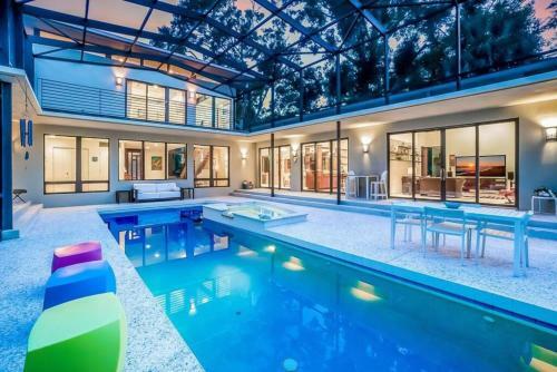 Luxury Modern Villa In Heart Of Sarasota
