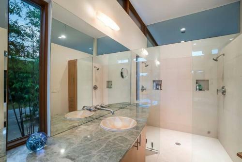 Luxury Modern Villa In Heart Of Sarasota